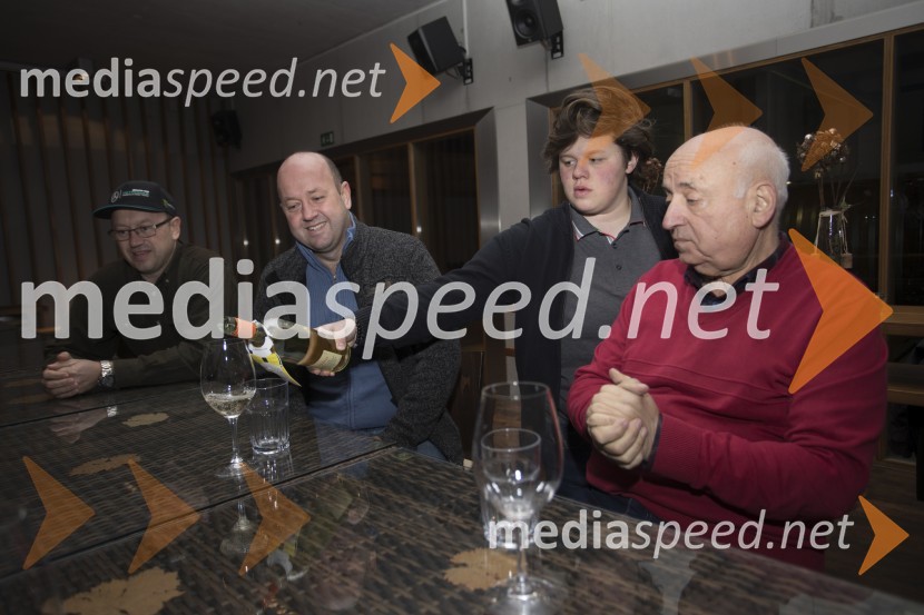  Zdenko Brunec;  Beno Brunec;  Lina Kopše,  Hiša vina Doppler;  Lojze CvetkoObisk nagrajencev Slovenskih novic pri PUBEC vinarjih Hiša vina Doppler in Vino Mulec