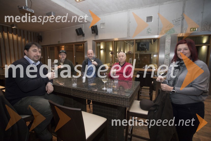  ... ;  Zdenko Brunec;  Beno Brunec;  Lojze Cvetko;  Mihaela Krsnik Kopše,  Hiša vina Doppler Obisk nagrajencev Slovenskih novic pri PUBEC vinarjih Hiša vina Doppler in Vino Mulec