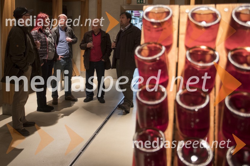  Zdenko Brunec;  Mihaela Krsnik Kopše,  Hiša vina Doppler ;  Beno Brunec;  Lojze Cvetko;  ... Obisk nagrajencev Slovenskih novic pri PUBEC vinarjih Hiša vina Doppler in Vino Mulec