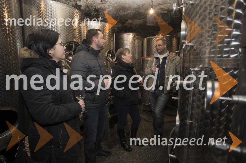  ... ;  Danijel Šafarič;  ... ;  Gregor Mulec, Vinogradništvo MulecObisk nagrajencev Slovenskih novic pri PUBEC vinarjih Hiša vina Doppler in Vino Mulec