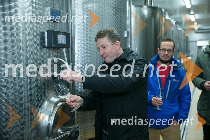  Danilo Steyer,   vinar, Steyer Vina; vinski vitez, predsednik Vinske reprezentance SlovenijeMediaspeed 15. rojstni dan in ponovoletno druženje