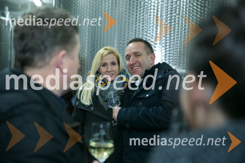  Natalija Pravdič, Mediaspeed;  Borut  Cvetko, kreativni direktor MediaspeedMediaspeed 15. rojstni dan in ponovoletno druženje