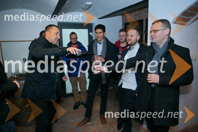  Borut  Cvetko, kreativni direktor Mediaspeed;  Alan Kavčič, predstavnik za odnose z javnostmi SNG MariborMediaspeed 15. rojstni dan in ponovoletno druženje