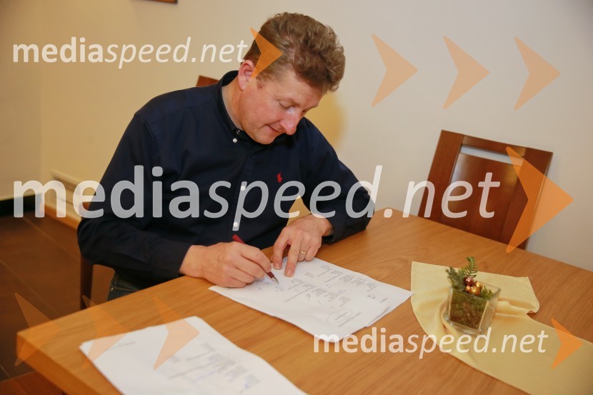 ocenjevanje slepe degustacijeMediaspeed 15. rojstni dan in ponovoletno druženje