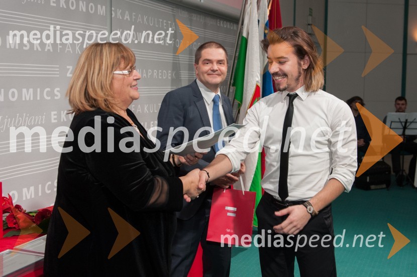 red. prof. dr.  Metka  Tekavčič, dekanja Ekonomske fakultete Univerze v Ljubljani; prof. dr.  Tomaž Turk, prodekan Ekonomske fakultete v Ljubljani;  ... Dekanjin sprejem na Ekonomski fakulteti v Ljubljani