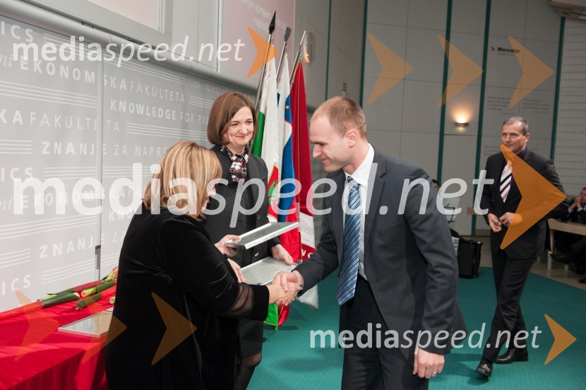 red. prof. dr.  Metka  Tekavčič, dekanja Ekonomske fakultete Univerze v Ljubljani;  Vesna Žabkar, prodekanja za raziskovalne dejavnosti, Ekonomska fakulteta ; dr. Mitja  ŠtiglicDekanjin sprejem na Ekonomski fakulteti v Ljubljani