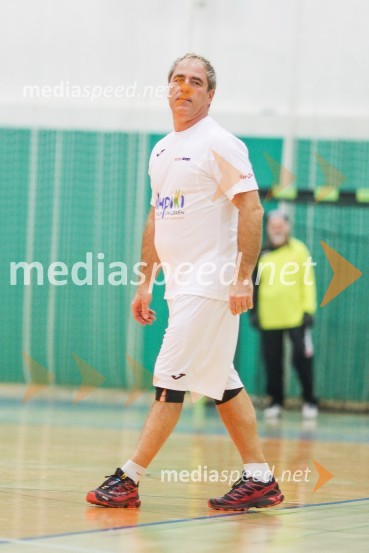  VIli Resnik, pevec8. Dobrodelna tekma z velikani slovenskega športa