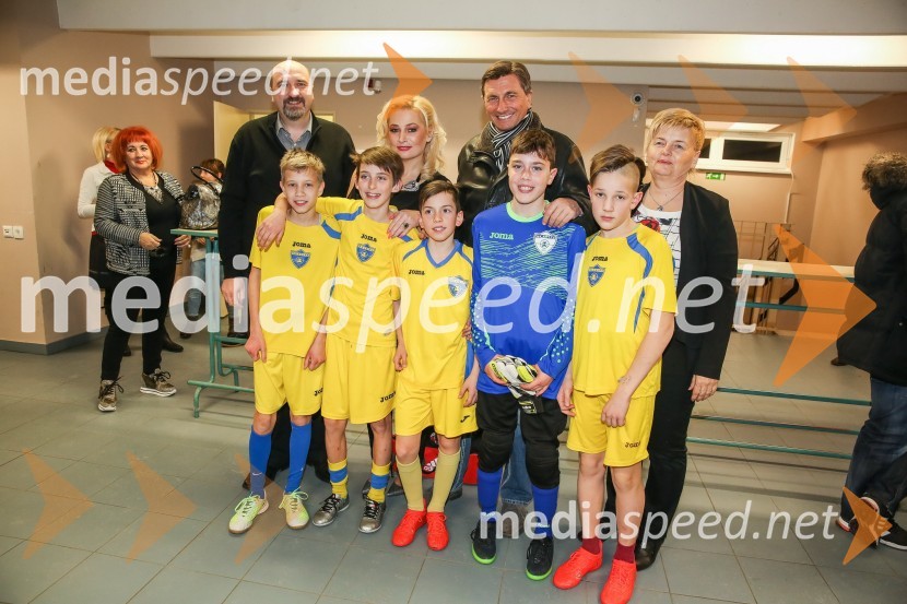  ... ;  ... ;  ... ;  Nataša Kadunc, predsednica, Športno društvo Olimpiki;  ... ;  Borut Pahor, predsednik Republike Slovenije;  ... ;  ... ;  Mojca Čemas Stjepanovič, županja občine Črnomelj8. Dobrodelna tekma z velikani slovenskega športa