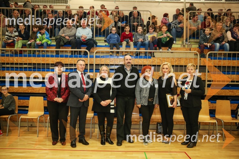  ... ;  ... ;  ... ;  ... ;  Vlasta Nussdorfer, varuhinja človekovih pravic;  Nataša Kadunc, predsednica, Športno društvo Olimpiki;  Mojca Čemas Stjepanovič, županja občine Črnomelj8. Dobrodelna tekma z velikani slovenskega športa