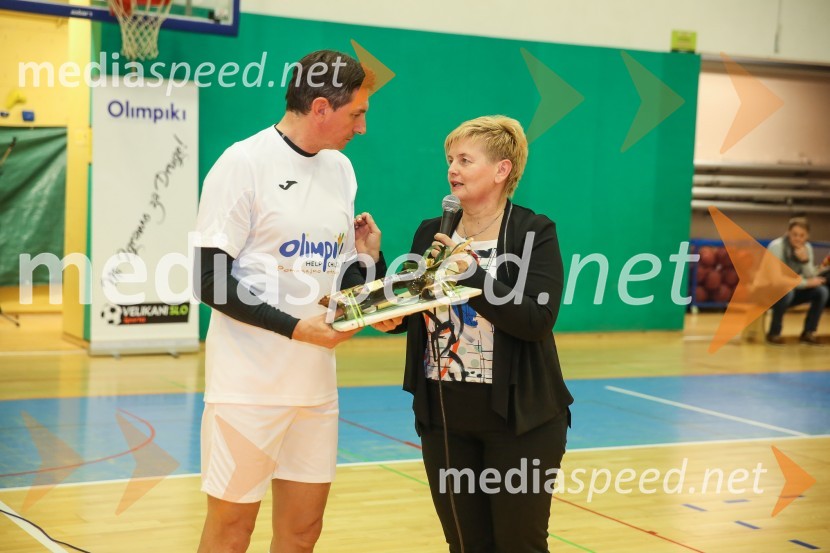  Borut Pahor, predsednik Republike Slovenije;  Mojca Čemas Stjepanovič, županja občine Črnomelj8. Dobrodelna tekma z velikani slovenskega športa