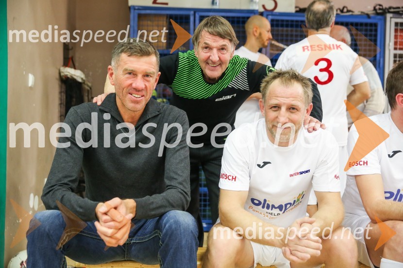  Srečko Katanec, selektor slovenske nogometne reprezentance;  ... ;  Tomaž Vnuk, nekdanji hokejist8. Dobrodelna tekma z velikani slovenskega športa