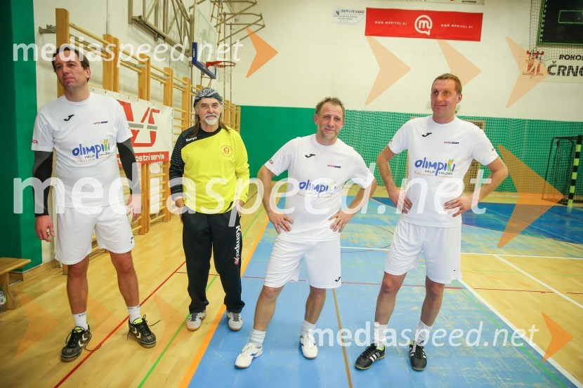  Zoran Lubej;  Dragan  Bulič, glasbeni urednik;  Tomaž Vnuk, nekdanji hokejist;  Rok Tamše, novinar8. Dobrodelna tekma z velikani slovenskega športa
