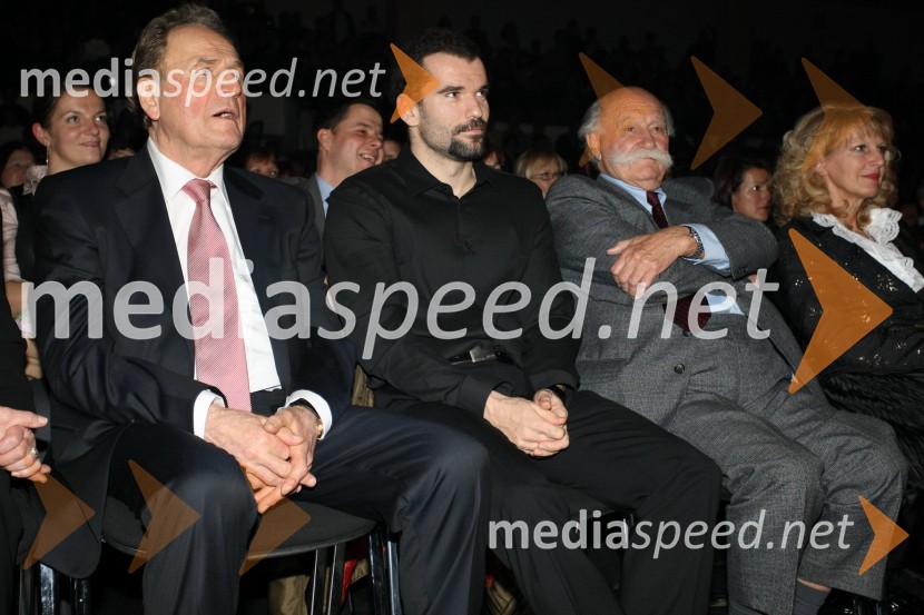 Ivan Zidar, predsednik uprave SCT, Peter Mankoč, plavalec in Janez Stanovnik, nekdanji predsednik Predsedstva socialistične RSSlovenec leta 2007