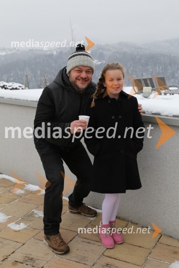 Sašo  Papp, svetnik MOM, moderator;  Lena Kopše15. srečanje prijateljev Hiše vina Doppler