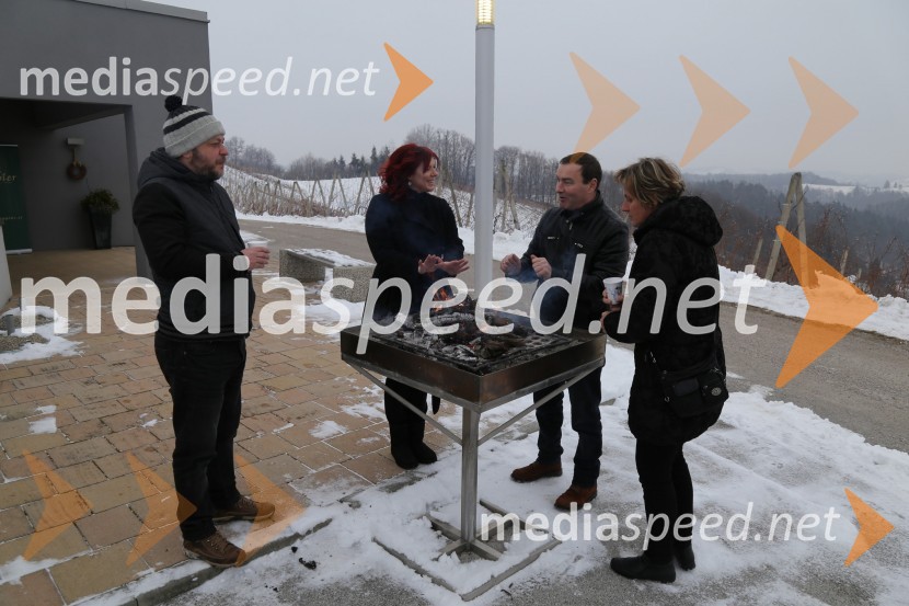  Sašo  Papp, svetnik MOM, moderator;  Mihaela  Kopše, Hiša vina Doppler;  ... ;  ... 15. srečanje prijateljev Hiše vina Doppler