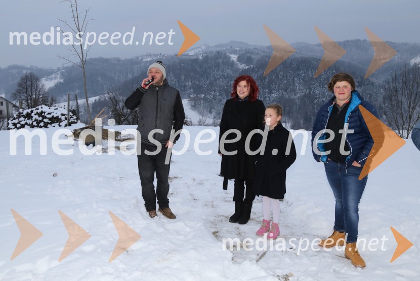  Sašo  Papp, svetnik MOM, moderator;  Mihaela  Kopše, Hiša vina Doppler;  Lena Kopše;  Lina Kopše,  Hiša vina Doppler15. srečanje prijateljev Hiše vina Doppler