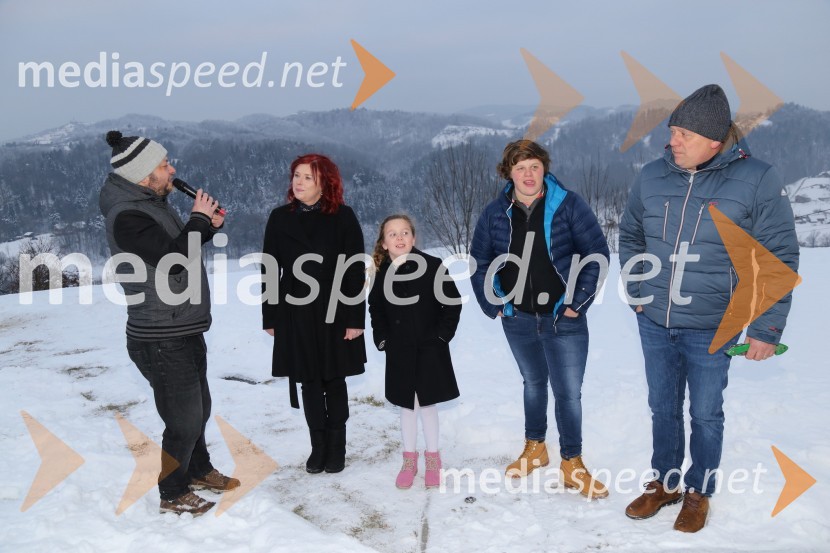  Sašo  Papp, svetnik MOM, moderator;  Mihaela  Kopše, Hiša vina Doppler;  Lena Kopše;  Lina Kopše,  Hiša vina Doppler;  Boštjan Kopše, Hiša vin Doppler15. srečanje prijateljev Hiše vina Doppler