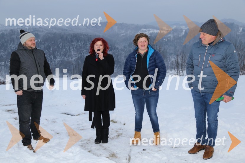  Sašo  Papp, svetnik MOM, moderator;  Mihaela  Kopše, Hiša vina Doppler;  Lina Kopše,  Hiša vina Doppler;  Boštjan Kopše, Hiša vin Doppler15. srečanje prijateljev Hiše vina Doppler