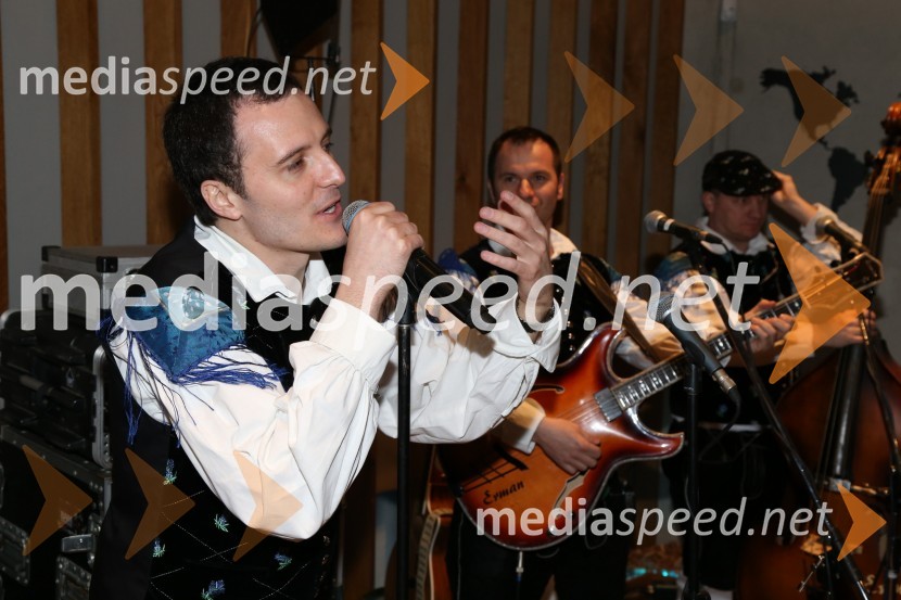  Blaž Švab, pevec, skupina Modrijani15. srečanje prijateljev Hiše vina Doppler