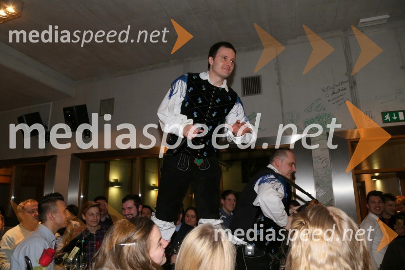  Blaž Švab, pevec, skupina Modrijani15. srečanje prijateljev Hiše vina Doppler