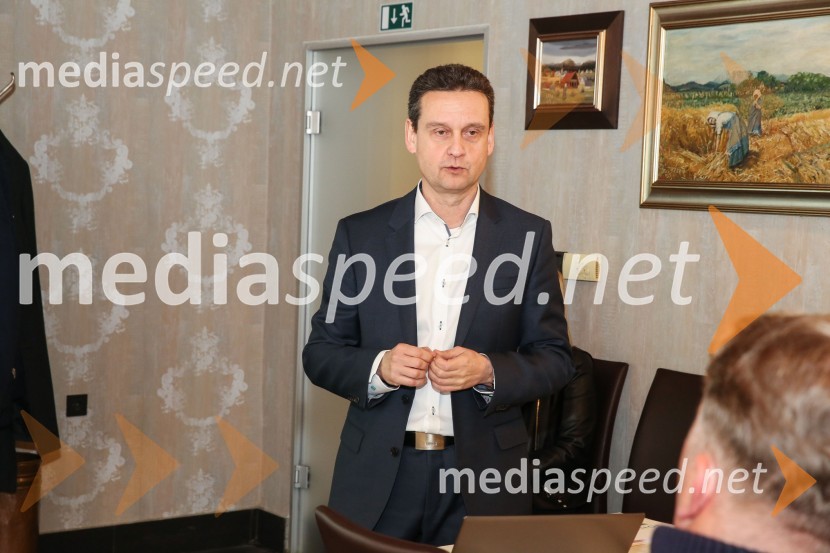  Marko Kajfež,  direktor prodaje in marketinga Hyundai Avto Trade, d.o.o.IONIQ, slovenska predstavitev