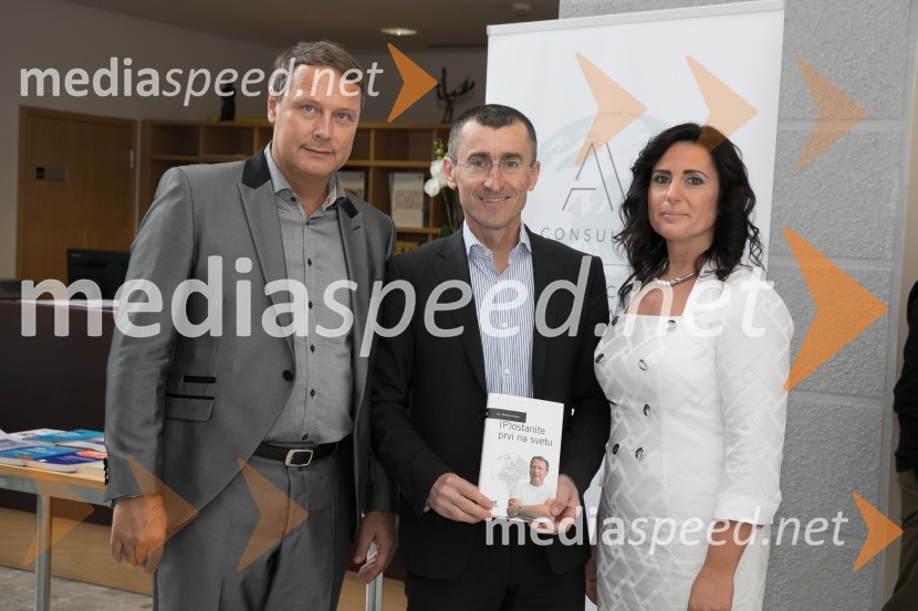 dr. Andrej Vizjak, ustanovitelj in predsednik AV.consulting;  Matjaž Jamnik, partner Skupine Jamnik;  Sonja Vizjak, ustanovitelj in direktor AV.consulting(P)ostanite prvi na svetu, predstavitev knjige avtorja dr. Andreja Vizjaka