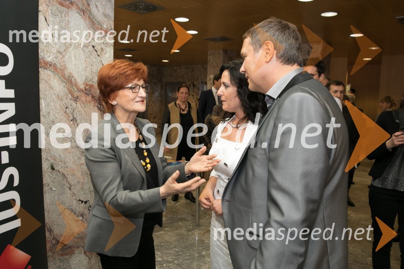 prof. dr.  Danica  Purg,  direktorica IEDC Poslovna šola Bled;  Sonja Vizjak, ustanovitelj in direktor AV.consulting; dr. Andrej Vizjak, ustanovitelj in predsednik AV.consulting(P)ostanite prvi na svetu, predstavitev knjige avtorja dr. Andreja Vizjaka