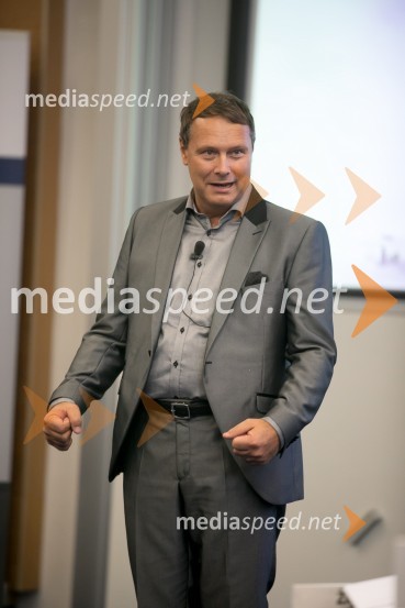 dr. Andrej Vizjak, ustanovitelj in predsednik AV.consulting(P)ostanite prvi na svetu, predstavitev knjige avtorja dr. Andreja Vizjaka