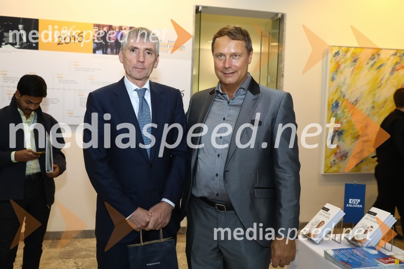  Sandi Češko, predsednik upravnega odbora Studio Moderna d.o.o.; dr. Andrej Vizjak, ustanovitelj in predsednik AV.consulting(P)ostanite prvi na svetu, predstavitev knjige avtorja dr. Andreja Vizjaka