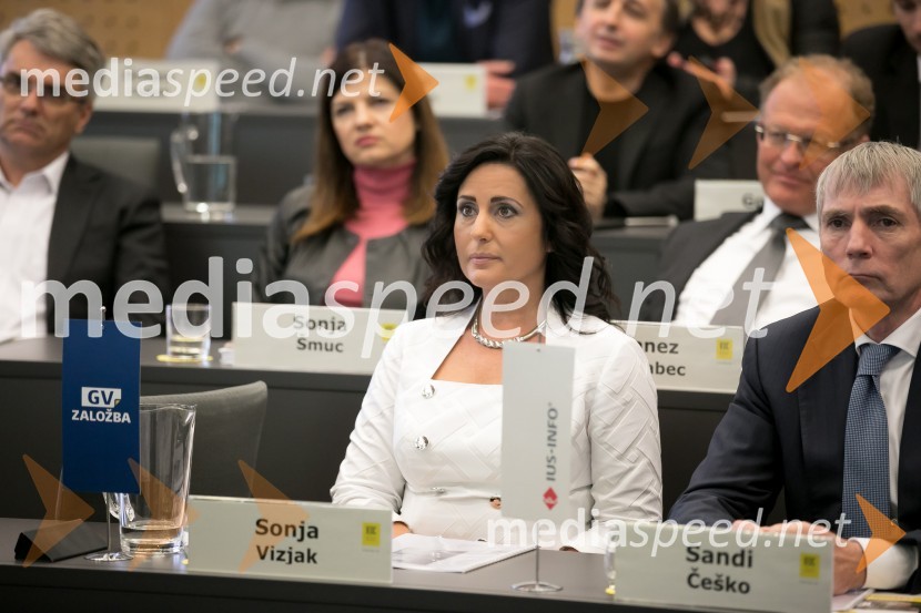  Sonja Vizjak, ustanovitelj in direktor AV.consulting(P)ostanite prvi na svetu, predstavitev knjige avtorja dr. Andreja Vizjaka