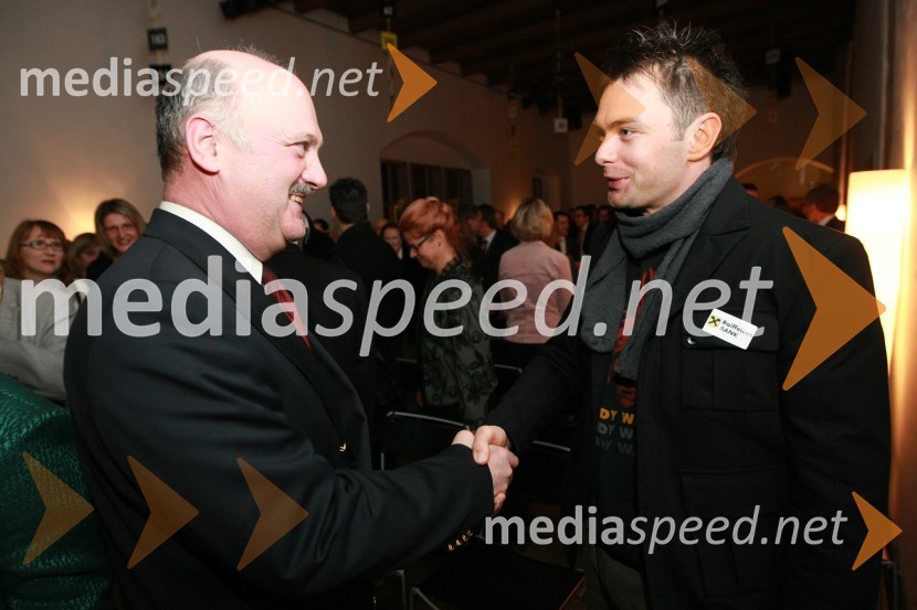 Klemens Nowotny, v.d. predsednika uprave Raiffeisen Banke d.d. in Rok Flander, deskar na sneguRok Flander, deskar na snegu