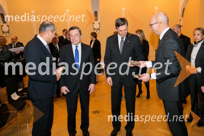  Janez Janša, predsednik SDS;  Mario Draghi, predsednik ECB;  Borut Pahor, predsednik Republike Slovenije;  Boštjan Jazbec, guverner Banke Slovenije10. obletnica uvedbe evra