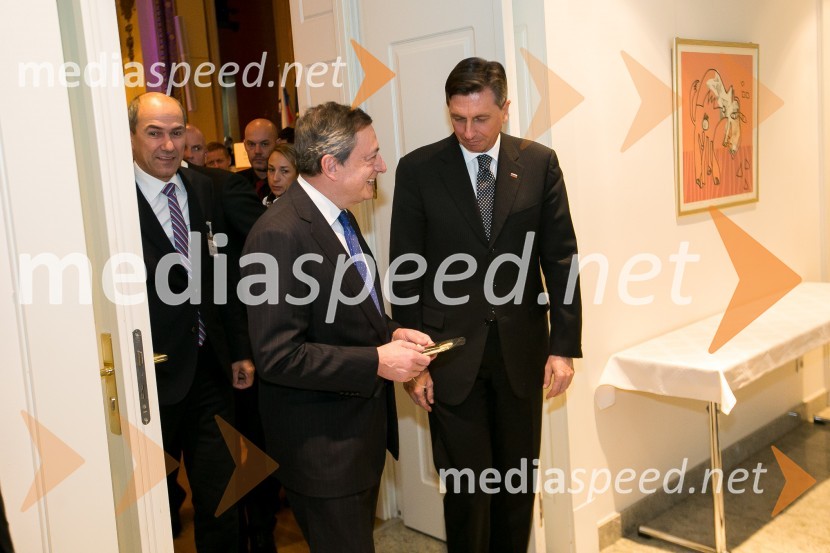  Janez Janša, predsednik SDS;  Mario Draghi, predsednik ECB;  Borut Pahor, predsednik Republike Slovenije10. obletnica uvedbe evra