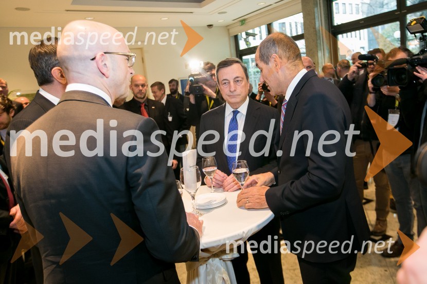  Mario Draghi, predsednik ECB;  Janez Janša, predsednik SDS10. obletnica uvedbe evra