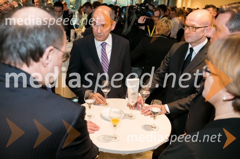  Janez Janša, predsednik SDS;  Boštjan Jazbec, guverner Banke Slovenije10. obletnica uvedbe evra