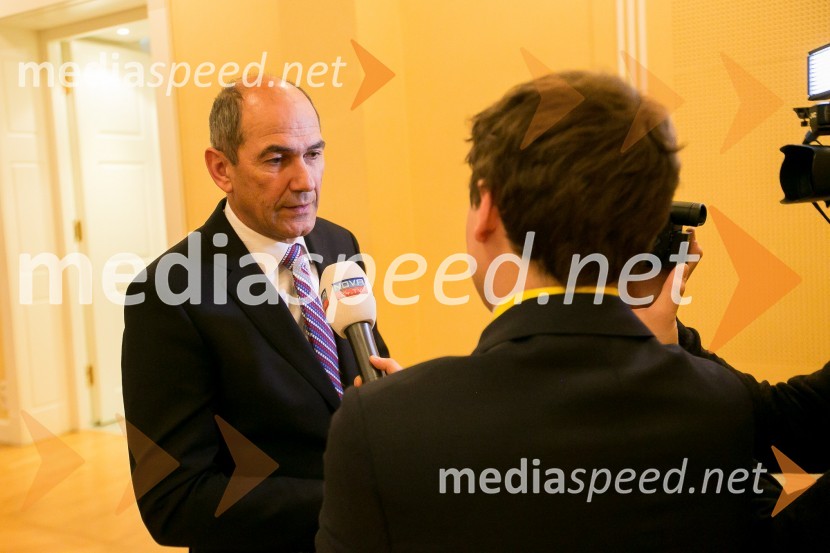  Janez Janša, predsednik SDS10. obletnica uvedbe evra