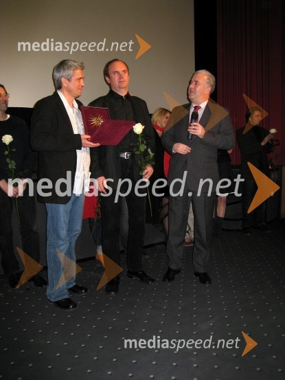 Metod Pevec, režiser in scenarist, Danijel Hočevar, producent in nj. eksc. Samuel Filipovski, veleposlanik Republike Makedonije v SlovenijiPremiera filma Estrellita