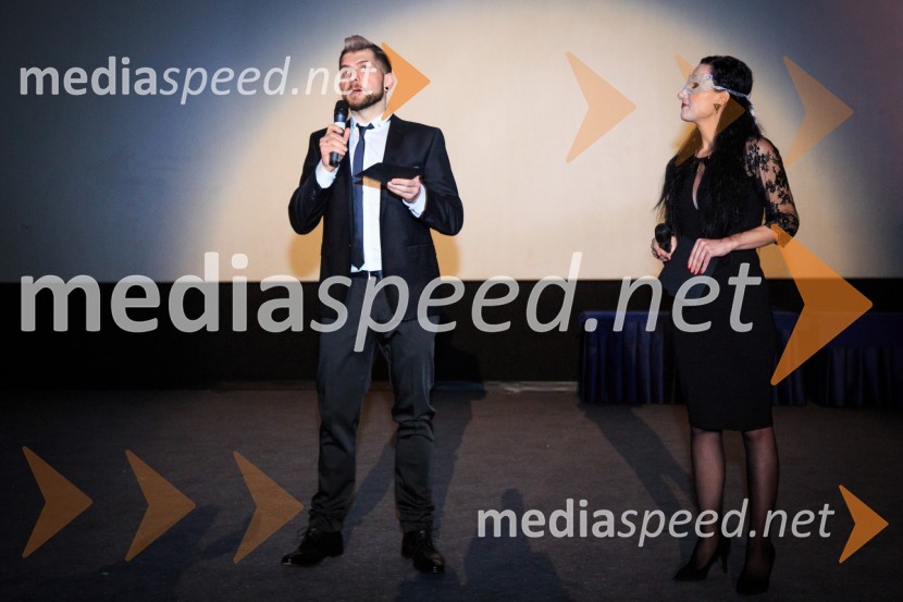  Klemen Bunderla, radijski voditelj, radio Aktual;  Anita Gošte, radijska voditeljica, Radio AktualPetdeset odtenkov teme, predpremiera filma