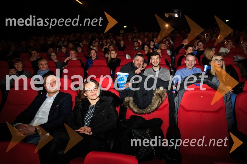Petdesetih odtenkov teme, predpremiera filmaPetdeset odtenkov teme, predpremiera filma