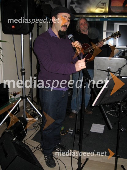 Pevec skupine Fake OrchestraPremiera filma Estrellita