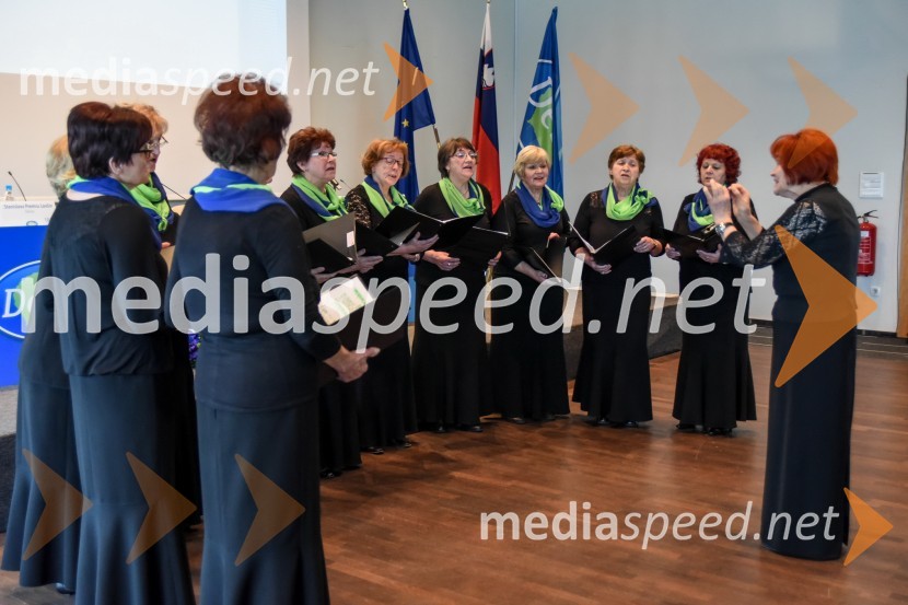 Ženski pevski zbor LastovkeKongres stranke DeSUS, izvolitev novega vodstva