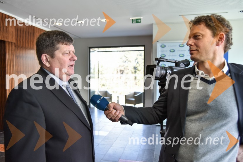  Franc Jurša, poslanec, DeSUS;  Tomaž Bratož, novinar, Planet TVKongres stranke DeSUS, izvolitev novega vodstva