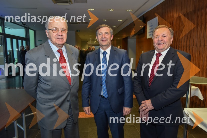  Vasja Klavora, nekdanji predsednik državnega zbora,  pobudnik postavitve spomenika slovenskim vojakom v Doberdobu, osebnost Primorske 2016;  Karl Erjavec, minister za zunanje zadeve RS, predsednik stranke Desus;  Anton Urh, nekdanji poslanec DZKongres stranke DeSUS, izvolitev novega vodstva