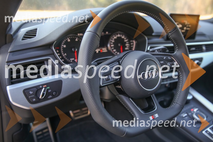 Audi A5 CoupéNovi Audi A5 coupé, slovenska predstavitev