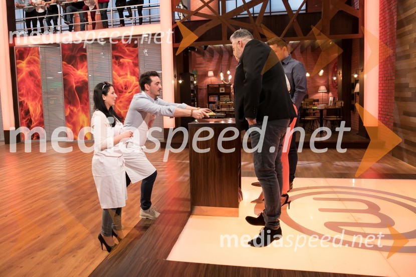  ... ;  ... ;  Karim Merdjadi, kuharski in slaščičarski mojster Na male zaslone prihaja nova sezona MasterChef Slovenija