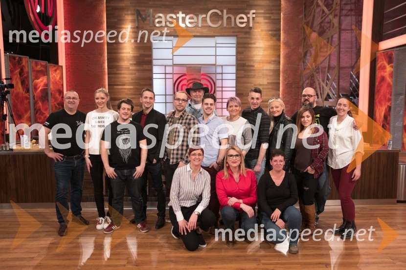  Boštjan Meglič - Peška;  Lea Plut;  ... ;  Sašo Bertoncelj, telovadec;  Sašo Šketa, tekmovalec MaterChef Slovenija 2017;  Lucija  Ćirović, stand up komičarka;  Dušan Godunc, tekmovalec MasterChef Slovenija 2017;  Klemen Mramor - Clemens, glasbenik;  Christa Žentiily - Salomé;  Natalija Kolšek, pevka;  Elvis Kudić, tekmovalec MasterChef Slovenija 2017;  Nina Plahčinski Drobne, tekmovalka MasteChef Slovenija 2017;  Mojca Gorkič, tekmovalka MasterChef Slovenija 2017;  Sara Rutar, tekmovalka MasterChef Slovenija 207;  Iztok Jovan, tekmovalec MasterChef Slovenija 2017;  Klara Avsenik, tekmovalka MasterChef Slovenija 2017Na male zaslone prihaja nova sezona MasterChef Slovenija