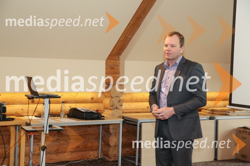  Marko Škriba, direktor znamke Volkswagen pri Porsche Slovenija d.o.o.Volkswagen Golf, predstavitev prenovljenega vozila