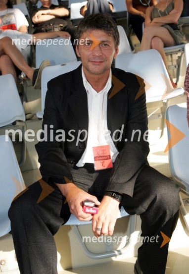 Poslanec SNS in pevec Bogdan BarovičMelodije morja in sonca