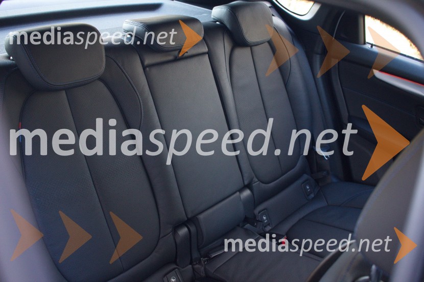 BMW 225xe Active Tourer, zadnji sedeži so malenkost višje postavljeni zaradi baterij, ki so skrite pod njimiBMW 225xe Active Tourer, mediaspeed test