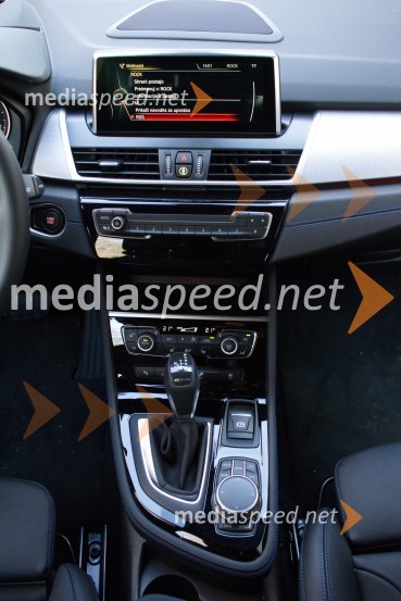 BMW 225xe Active Tourer, germanska urejenostBMW 225xe Active Tourer, mediaspeed test